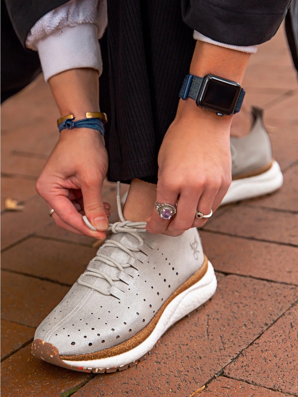 NEW OTBT Alstead Silver Sneakers 7